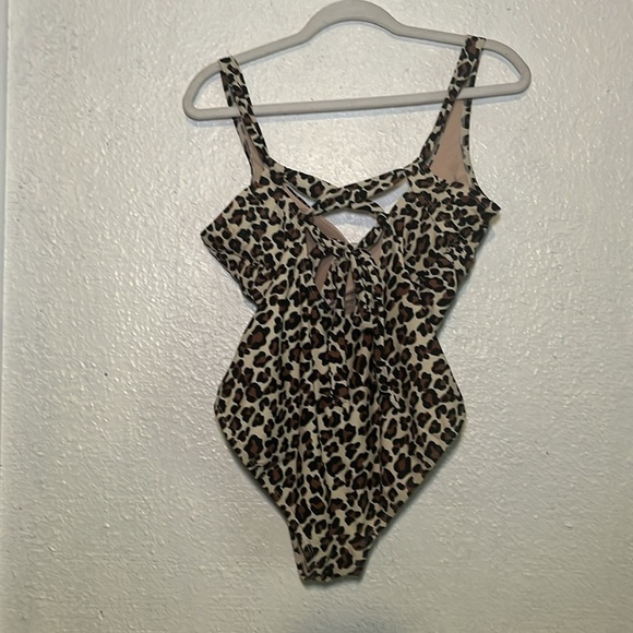 Kona Sol animal print one piece swimsuit with back tie size large - Picture 6 of 10